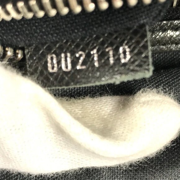 LOUIS VUITTON Taiga Milo Bags Crossbody Flap Messenger Bag Shoulder Bag - Picture 9 of 16